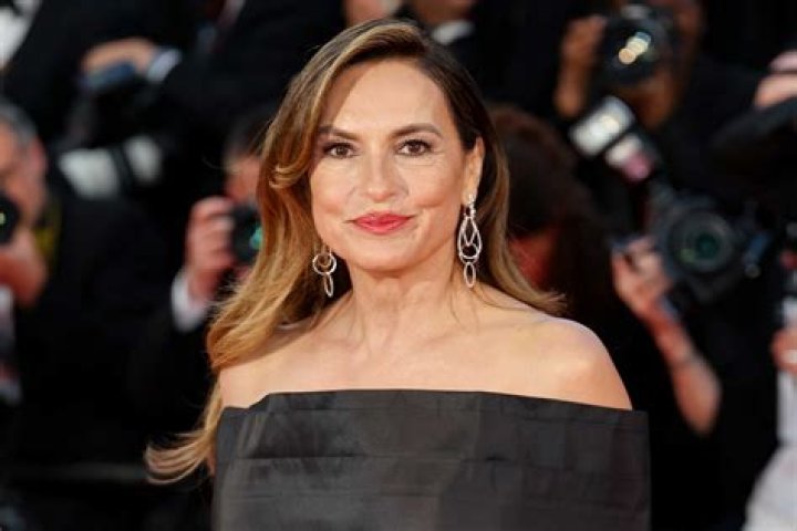 Mariska: The Enchanting Star on the Rise